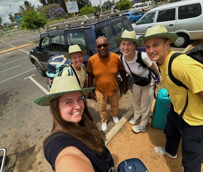 2A256C1F-3EAC-4B9B-ABDB-26268104E4E4