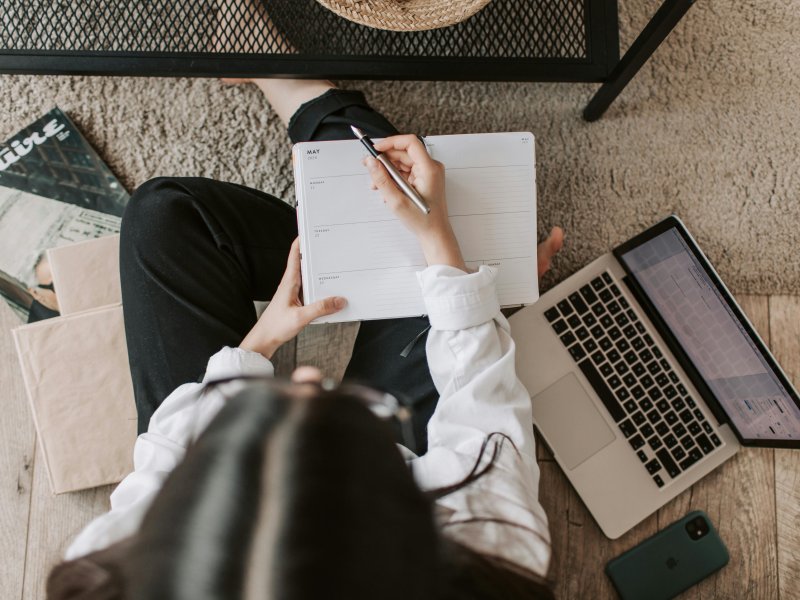 pexels-vlada-karpovich-4050302