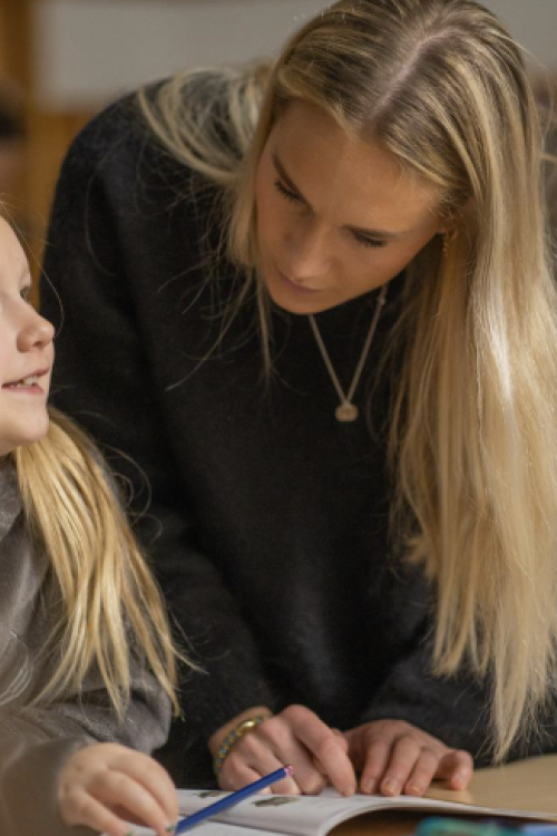 Illustrasjonsfoto_2024_elev lærer